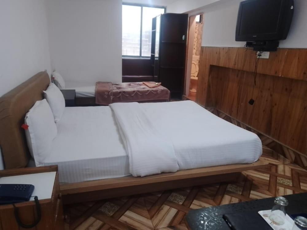 Hotel Assembly Shillong Exteriör bild