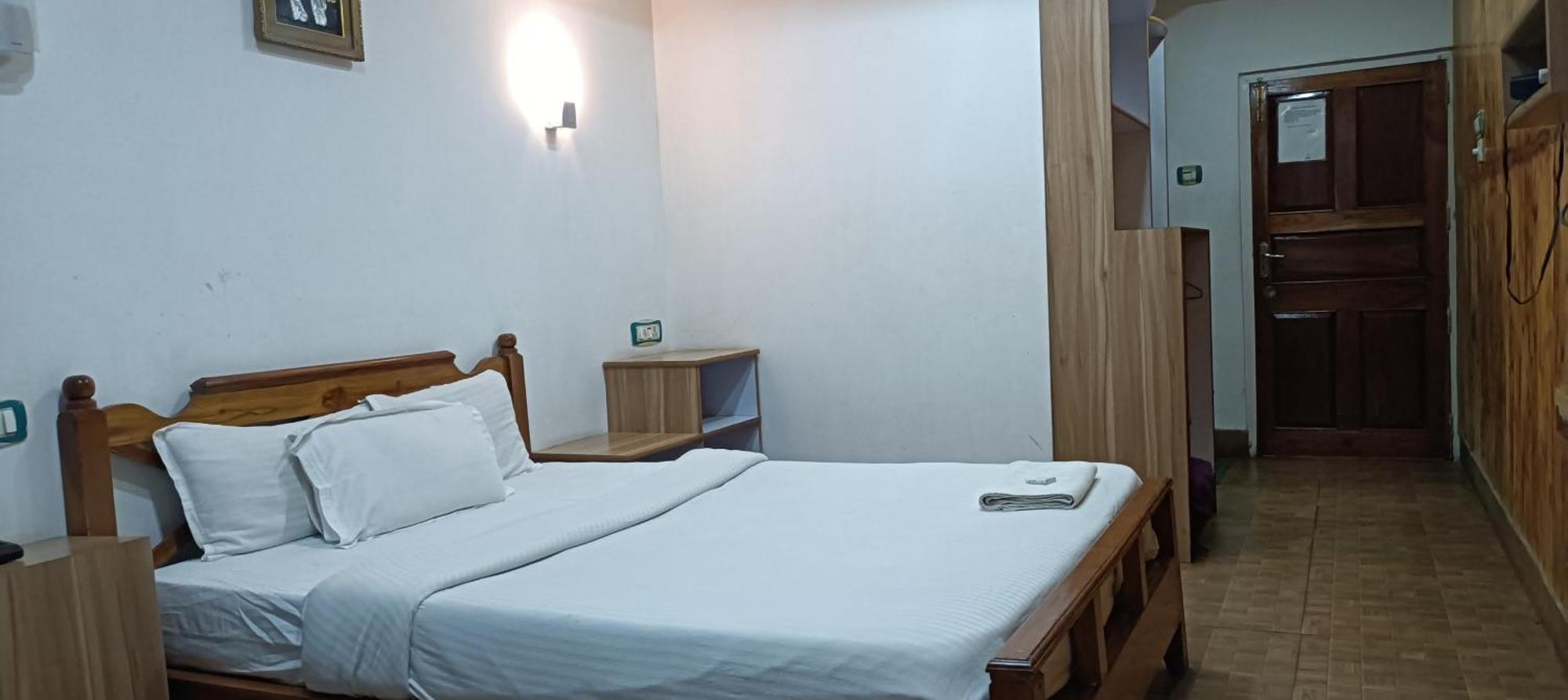 Hotel Assembly Shillong Exteriör bild